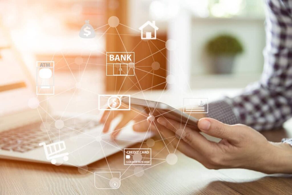 What are the benefits of Salesforce Financial Services Cloud?